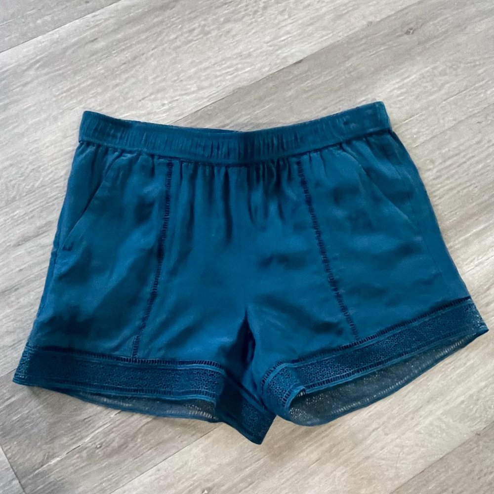 LOFT Blue Shorts Lace Pockets Small